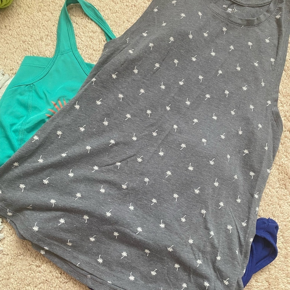 Work Out Tanks!๐ช๐พ๐ช๐พ๐ช๐พ - Picture 6 of 7